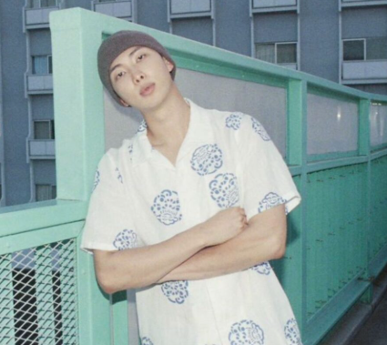 Paste Magazine has named the best kpop songs of 2024:

1. Girls Generation - Into The New World
2. RM - Come back to me
3. Rosé, Bruno Mars - APT.
4. Bibi - Bam Yang Gang
5. ITZY - Imaginary Friend
6. TWS - Plot Twist
7. IU - Love Wins All
8. 10cm - Spring Snow
9. aespa -