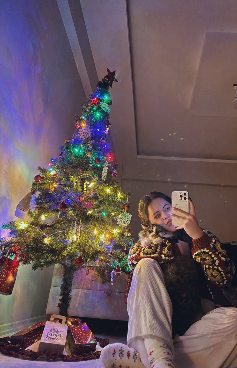 o bakışını yerimm annemmmm 🥹