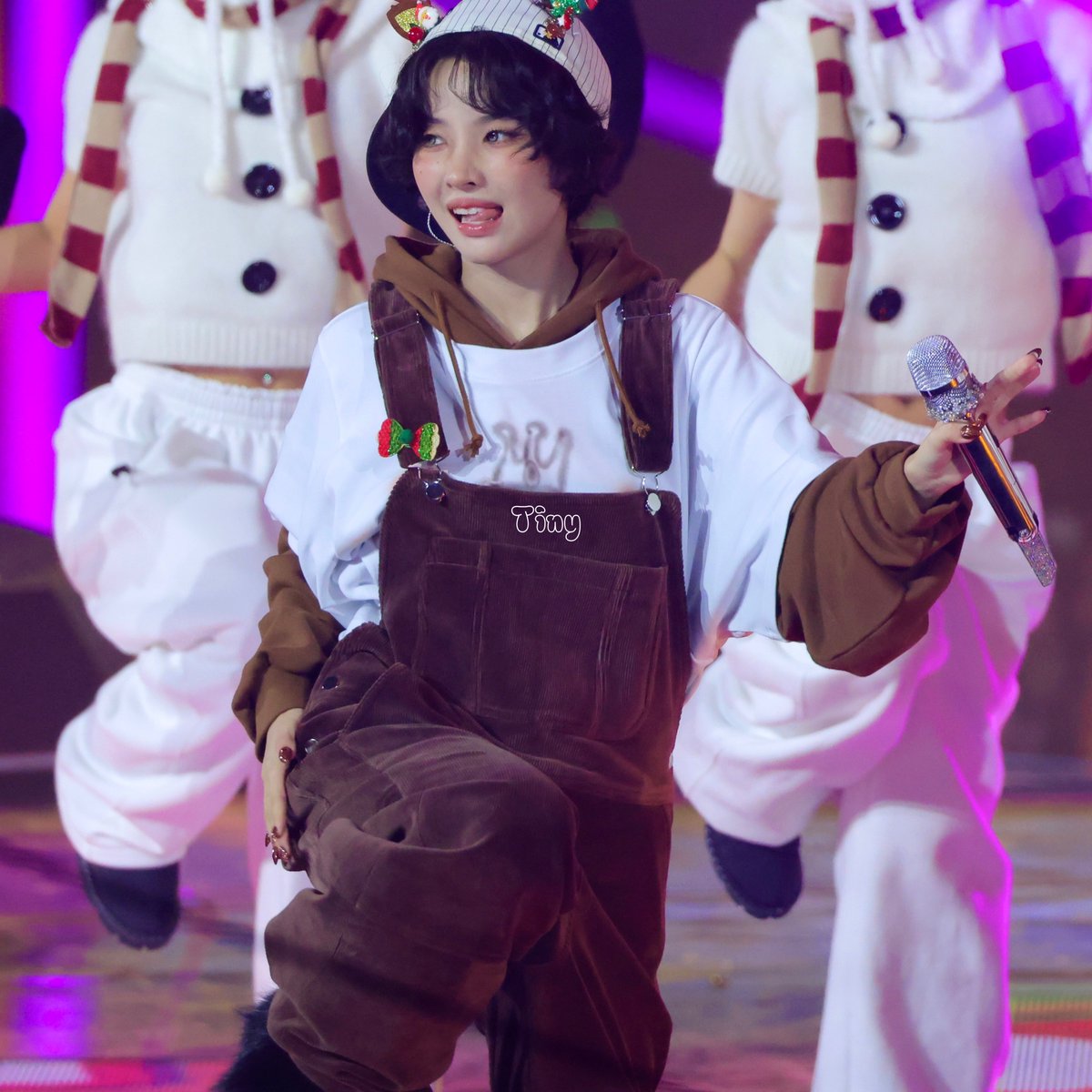 tinyyeondiary's tweet photo. 小朋友記得舌頭要收好啊👧🏻🫳🏻
這隻小鹿🦌太可愛害我小鹿亂撞😳

루돌프🦌💛

#아이들 #여자아이들 #소연 #GIDLE #IDLE
#SOYEON #田小娟 ＃小娟 ＃小不點 https://t.co/EoWsgHm90y