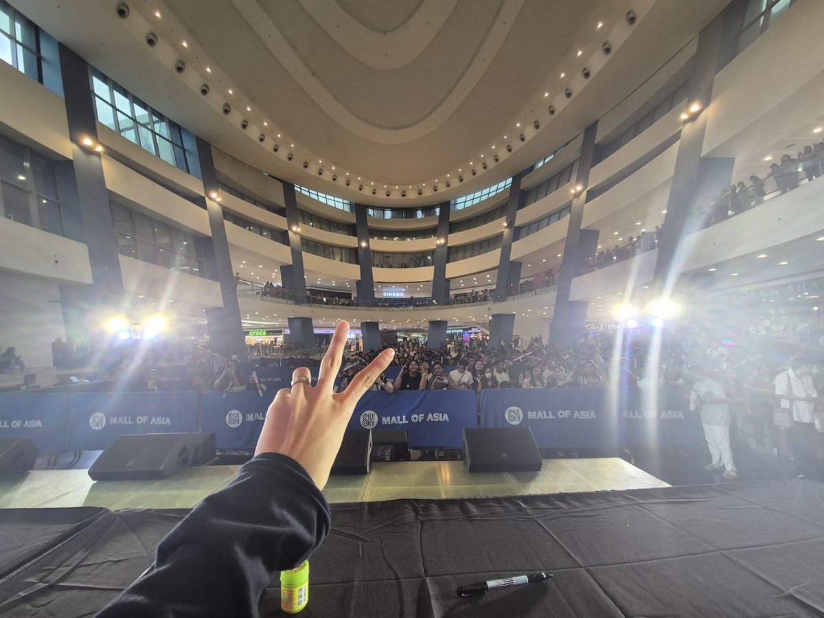 [🐱] A Perfect Christmas with Anchors

#HORI7ON #호라이즌 #KIM #킴
