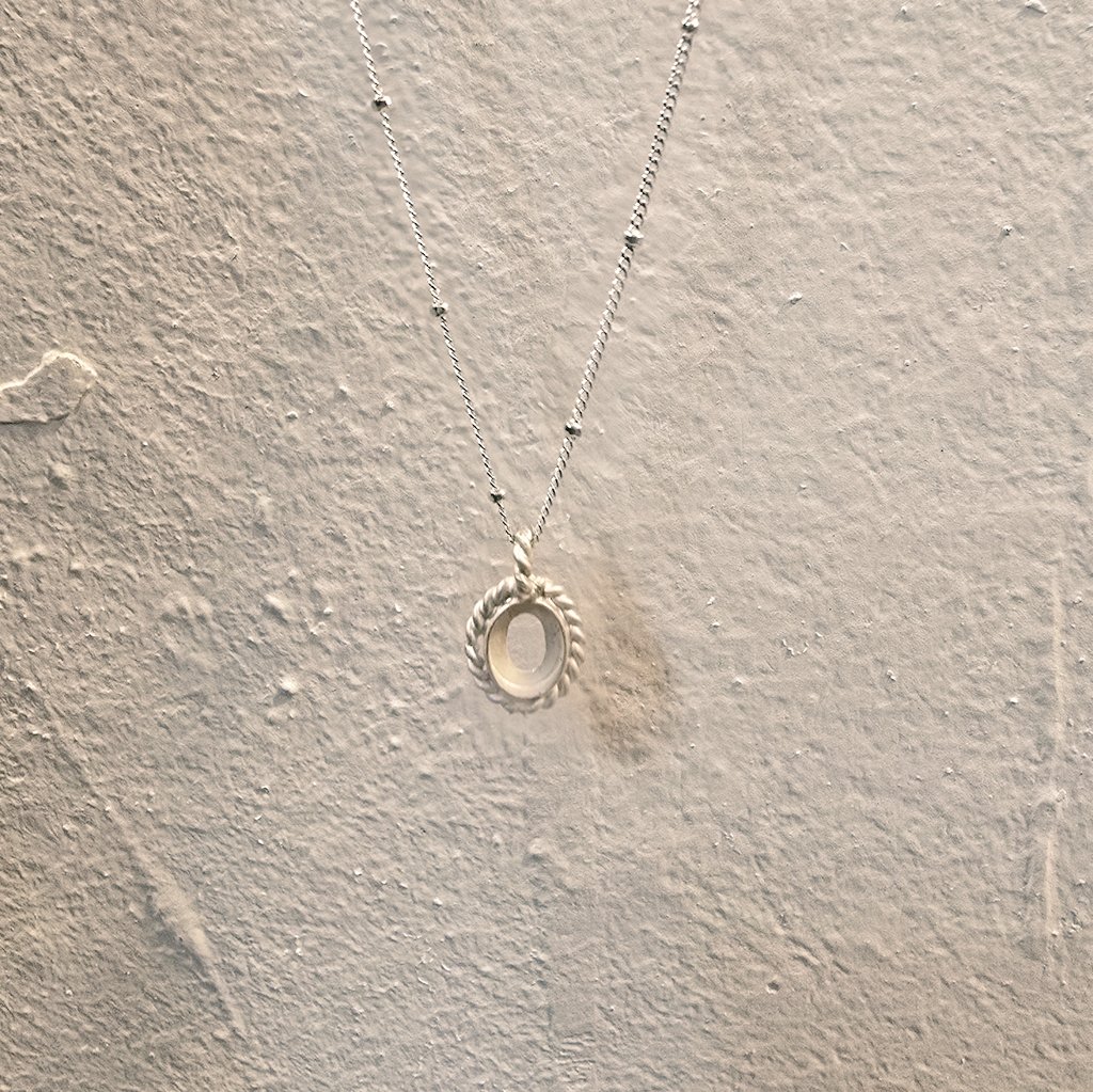 실물이 진짜 깡패임...무슨원석을 넣어도 다 예뻐...