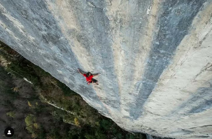 Alex Huber: buruko ebakuntza baten ondoren, 8c+ maila egin du naiz.eus/eu/info/notici… Andoni Arabaolaza