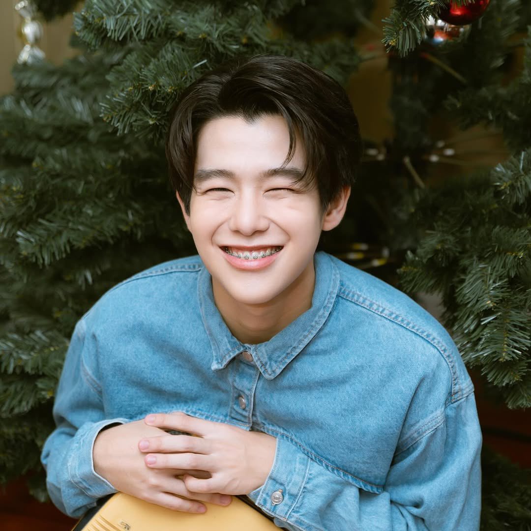 jubileejoomla's tweet photo. Christmas or kiss me🎄💋 https://t.co/xvijzbBYne