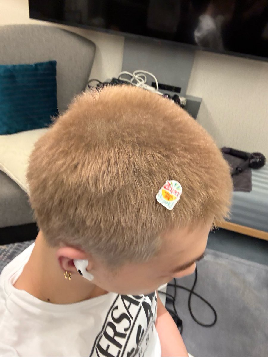 ★stay★ tweet media