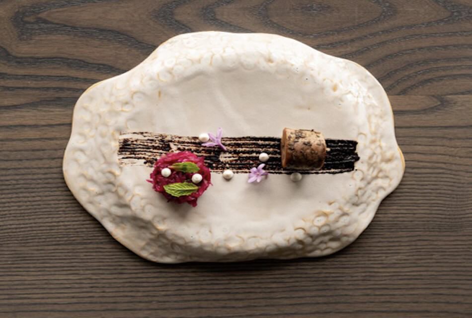 ⭐️☀️ Con una propuesta de cocina de autor que fusiona tradición y vanguardia, Nub* se ha consolidado como un destino gastronómico imprescindible en el sur de la isla de Tenerife y así lo distingue una Estrella Michelin y 2 Soles Repsol.