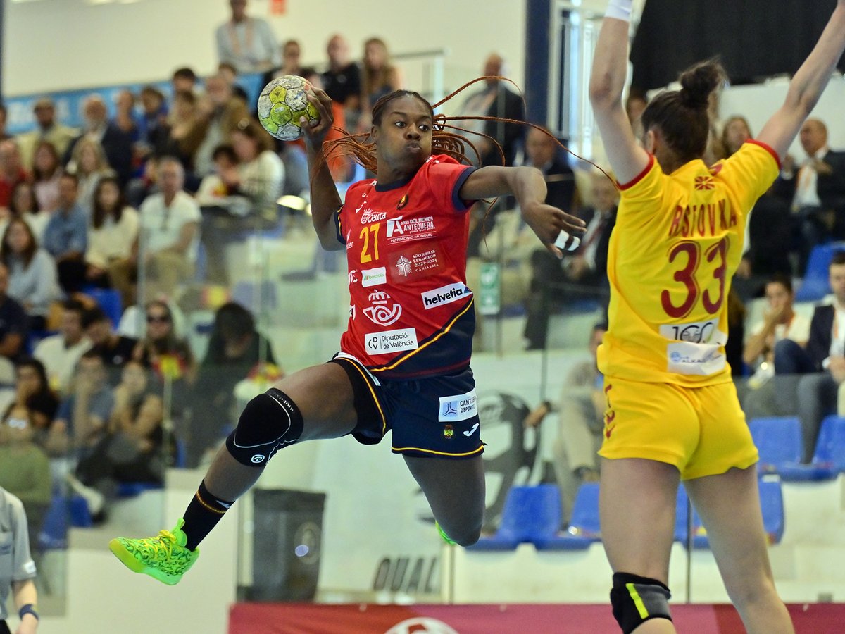 ✨ #MejoresMomentos de #Balonmano 2024

🗓️ Marzo

➡️ 𝐂𝐋𝐀𝐒𝐈𝐅𝐈𝐂𝐀𝐂𝐈𝐎́𝐍 𝐄𝐇𝐅 𝐄𝐔𝐑𝐎 𝟐𝟎𝟐𝟒

🪶 Las #Guerreras🇪🇸 cerraron su clasificación al <a href="/EHFEURO/">EHF EURO</a> en Lanzarote con la victoria ante Macedonia del Norte en el día que se retiró la camiseta de una leyenda como es