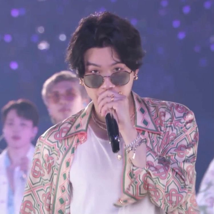 Jane_db21's tweet photo. Ya dejen de estar molestando, BTS no es BTS sin mi adorado #SUGA  recuerden son 7

WE LOVE YOU YOONGI 
BTS IS SEVEN
#YoongiNeverWalksAlone https://t.co/vY7qMInM41