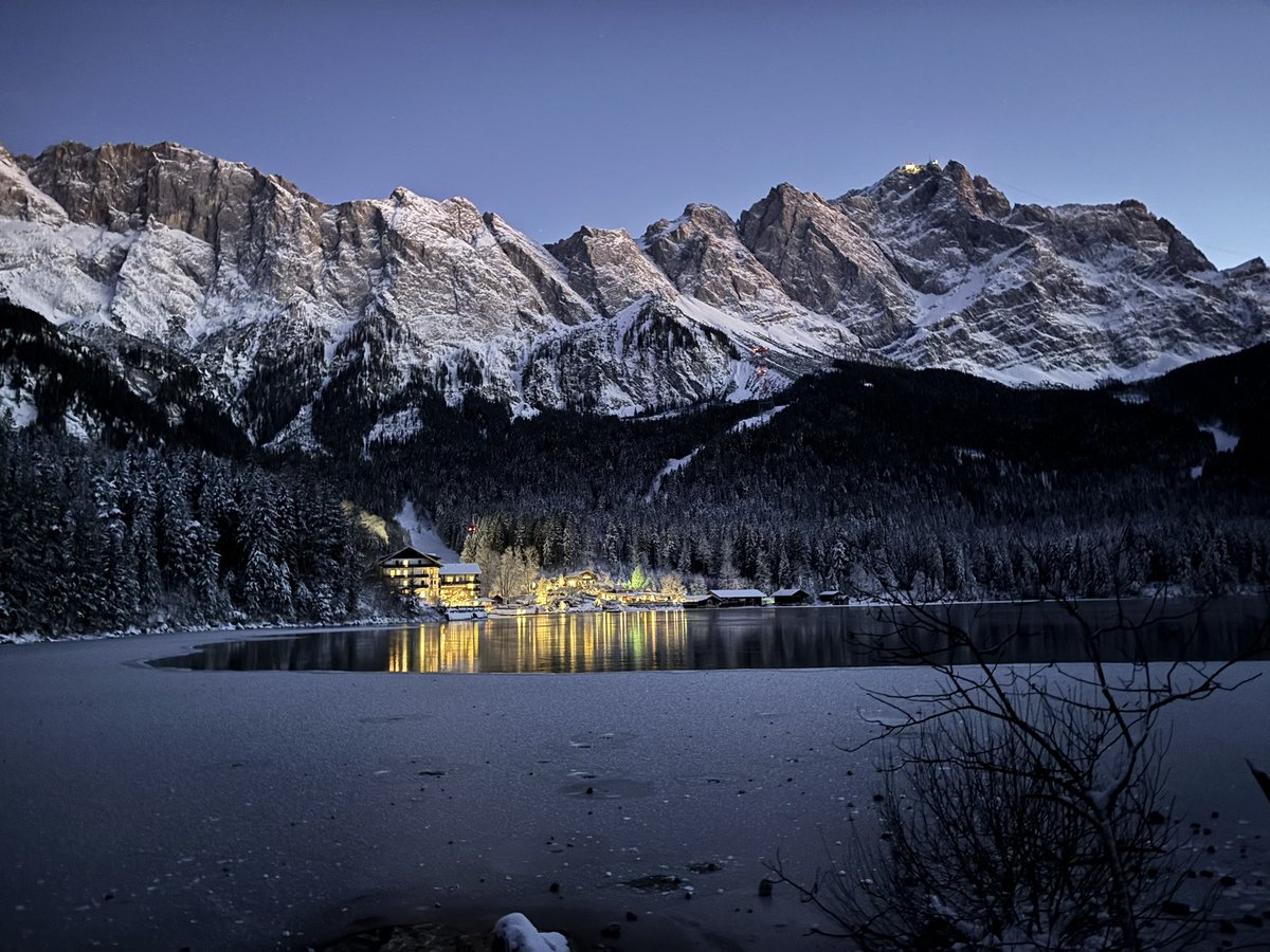 furkanmtorun's tweet image. ๐๏ธ Enjoying an amazing winter scene in Bavaria ๐
๐Eibsee