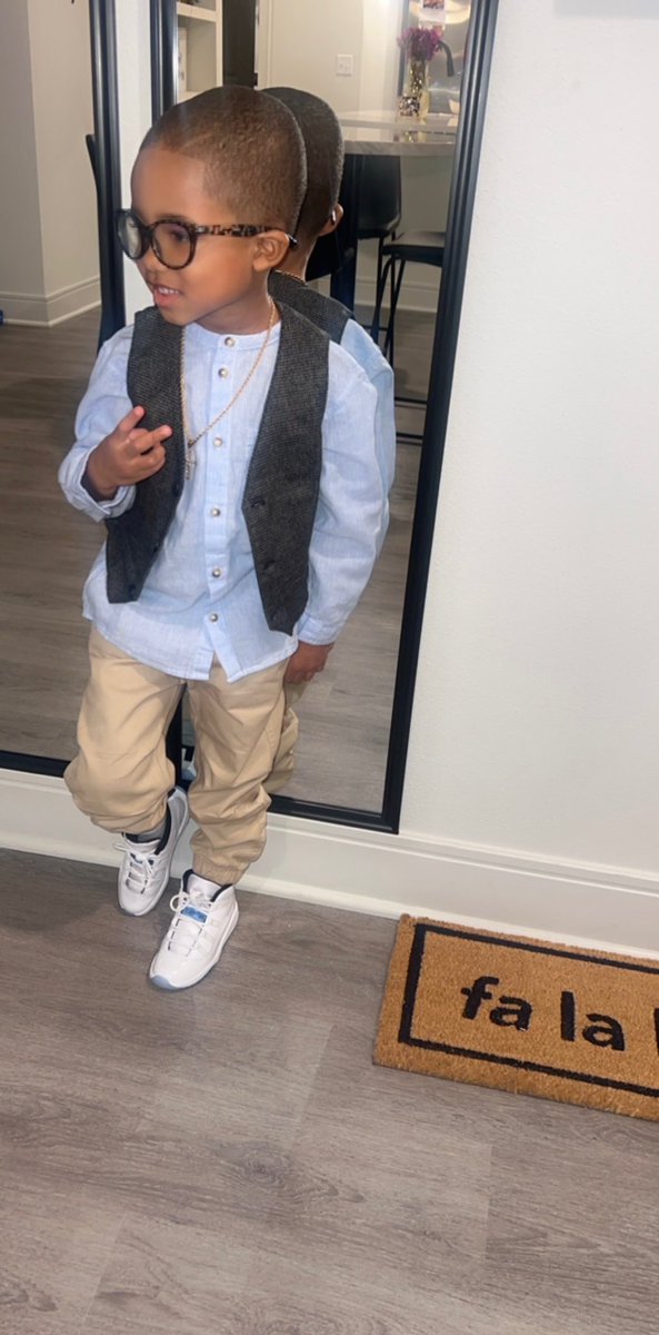 GeechGeechitson's tweet photo. My Fly Guy🤍💙 https://t.co/iBx5Kf0huV