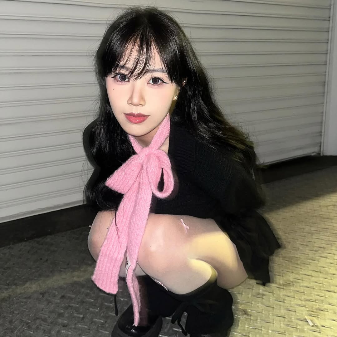 ViVGLOBAL's tweet photo. [📷] tttzuling Instagram Update 

#ViV #비브 #Tzuling #쯔링 https://t.co/LkfKGYcz50