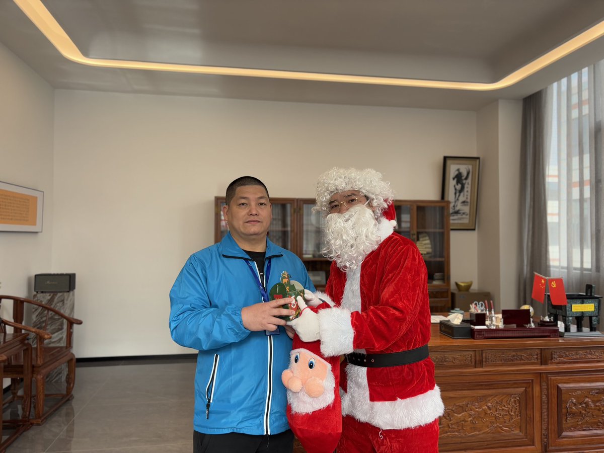 WTSPHOTONICS's tweet photo. We wish Merry Christmas and Happy New Year 2025 to you from WTS. Granpa Christmas work one day every year and bring so many fun to us. Wish all of us could only work one day one year and with happiness all year. #WTS, #Xmas, #Lens, #laser https://t.co/JRot1ngTKf