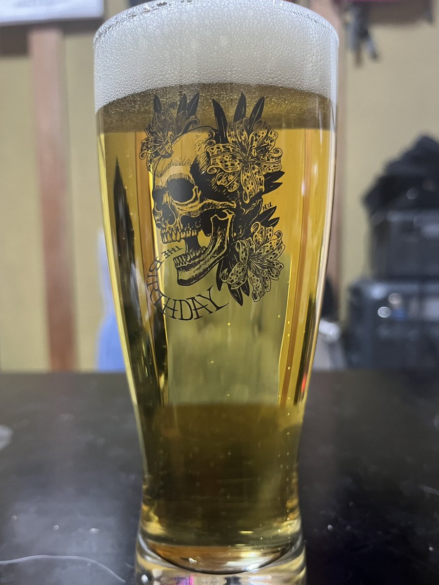 foodkitchencar1's tweet image. おばんです😊明日、明後日は道の駅かくだに出店🚚12/31から1/3までは竹駒神社に出店です😊世界1カッコイイ‼️グラスが届いたので一杯やります😊
#チバユウスケ
#ミッシェルガンエレファント
#ROSSO
#ザバースデイ
#道の駅かくだ
#竹駒神社