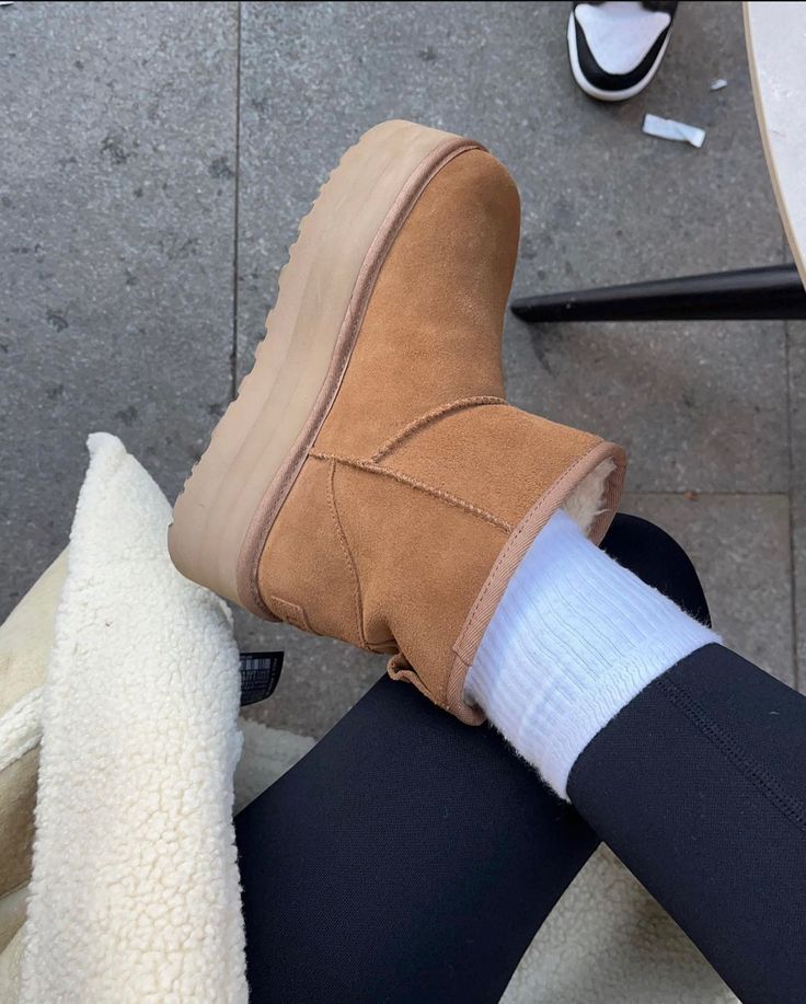 CaminoTV's tweet image. On vous a sélecitionné des pièces cool en promo chez Footdistrict 🎟

Halfzip Nike Monogramme  chck.me/dKtA 80€ au lieu de 100€ 
UGG Tasman Curly chck.me/y4Q6 101€ au lieu de 135€ 
New Balance 1906 Utility chck.me/Cn9G 128€ au lieu de 170€…