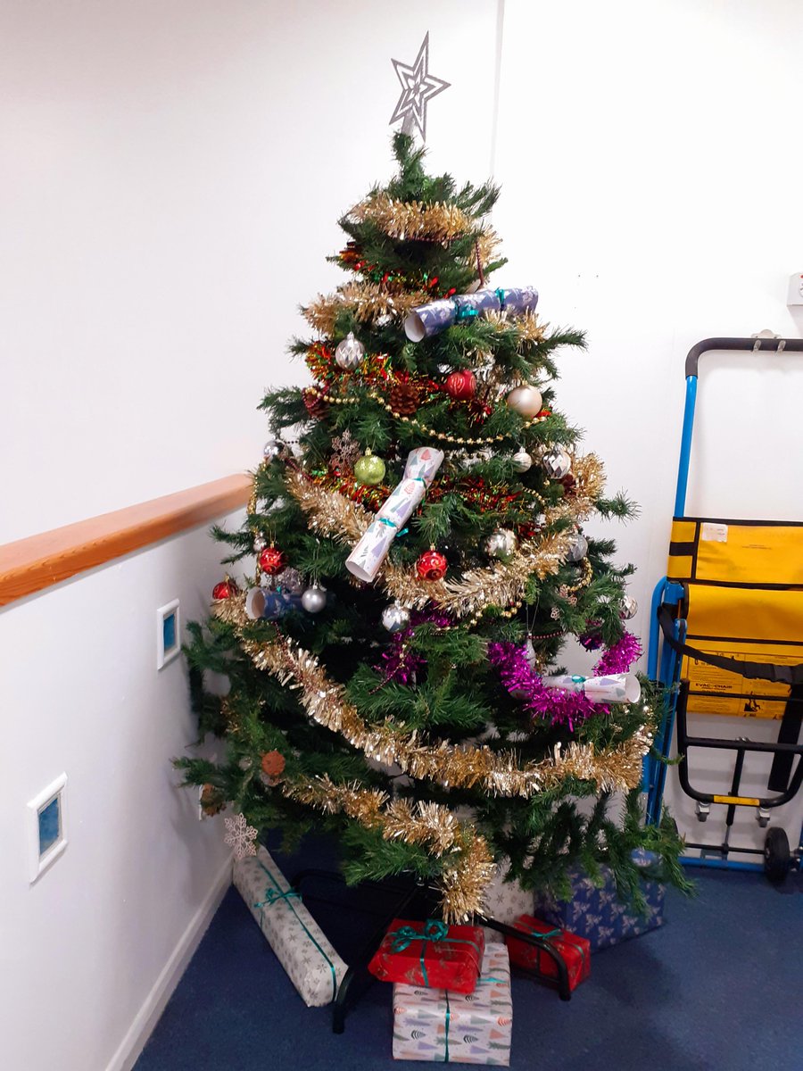 Autism East Midlands (@autismeastmids) on Twitter photo Before Christmas break, pupils at our school got to take part in some work experience.
Sneinton Community Centre (<a href="/sneintoncomcic/">Sneinton Community CIC</a>) needed help to get ready for Christmas. Students helped with the grounds, social media content and with lights.
Full story: bit.ly/3ZY6G5Y Before Christmas break, pupils at our school got to take part in some work experience.
Sneinton Community Centre (<a href="/sneintoncomcic/">Sneinton Community CIC</a>) needed help to get ready for Christmas. Students helped with the grounds, social media content and with lights.
Full story: bit.ly/3ZY6G5Y