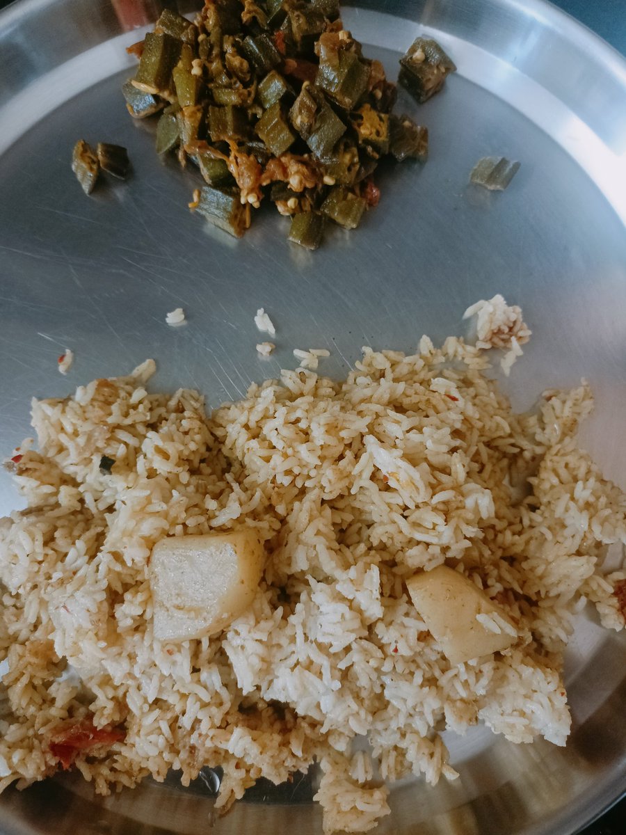 JaN_PhoeniiX's tweet photo. Pudhusa try panna😍😍

Potato Mint Rice 🤤🤤 Nalla irku

#JanCooking 🤍 https://t.co/7aFl9qrljP