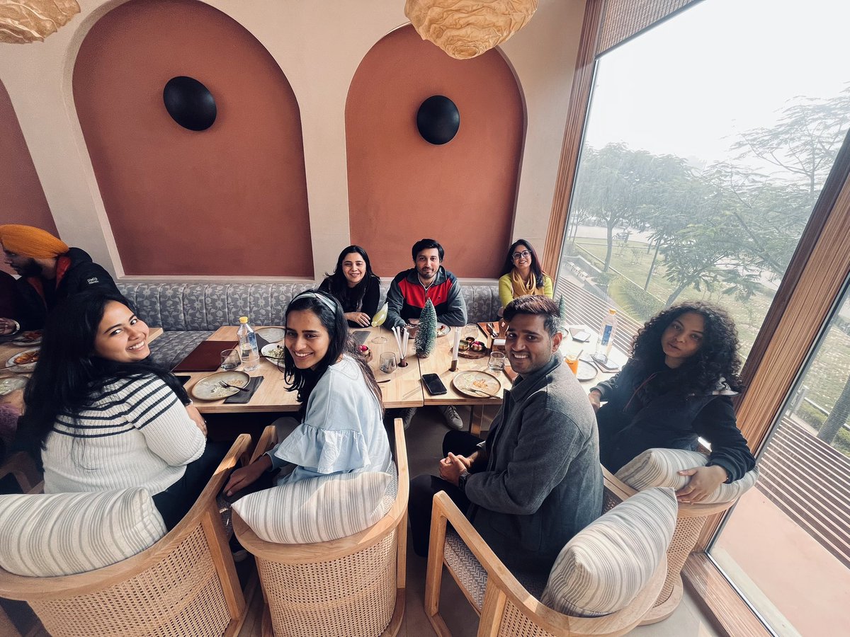 psdixit09's tweet photo. The Apollo 24|7 Design Gurgaon team :) https://t.co/BFp0MMRc5O