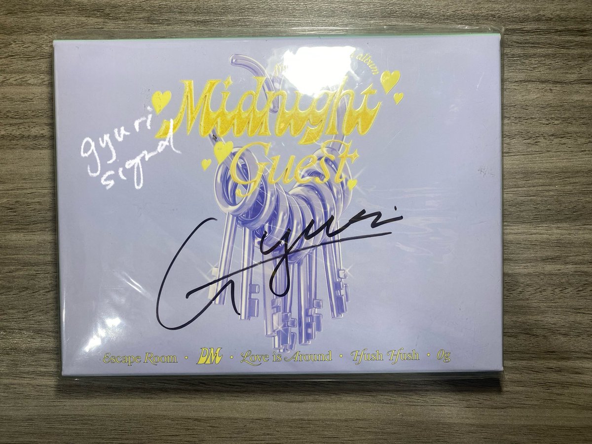 kyon_d0's tweet photo. wts lfb onhand ph

fromis_9 midnight guest signed 

chaeyoung (350)
gyuri (450)

- bought from mwave
- no photocards included 

dm to buy

# fromis_9 flover chaeyoung mwave ph before after midnight https://t.co/MI8cjxC4xA