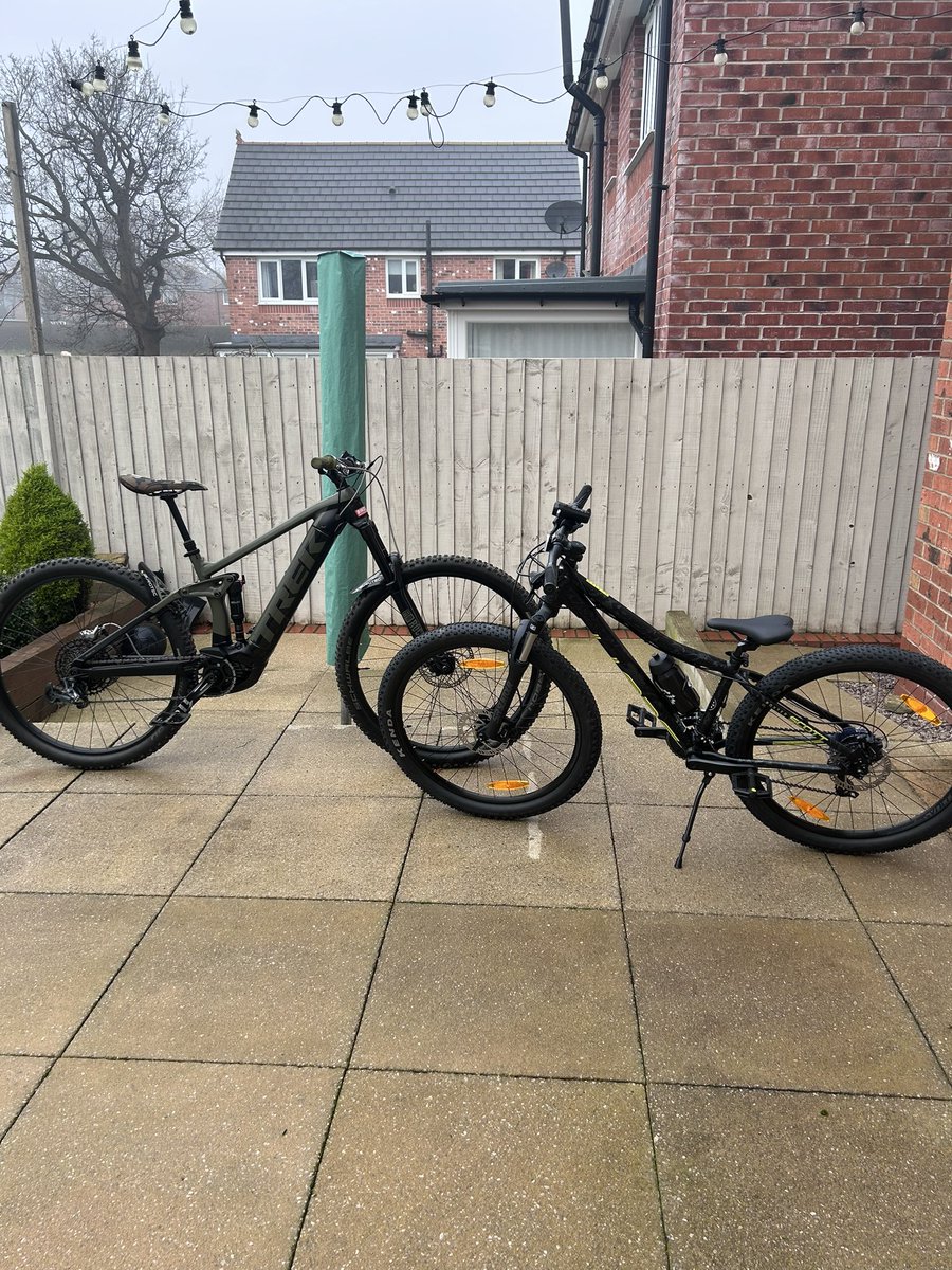 First dad and lad ride on his new #Scott bike 😁