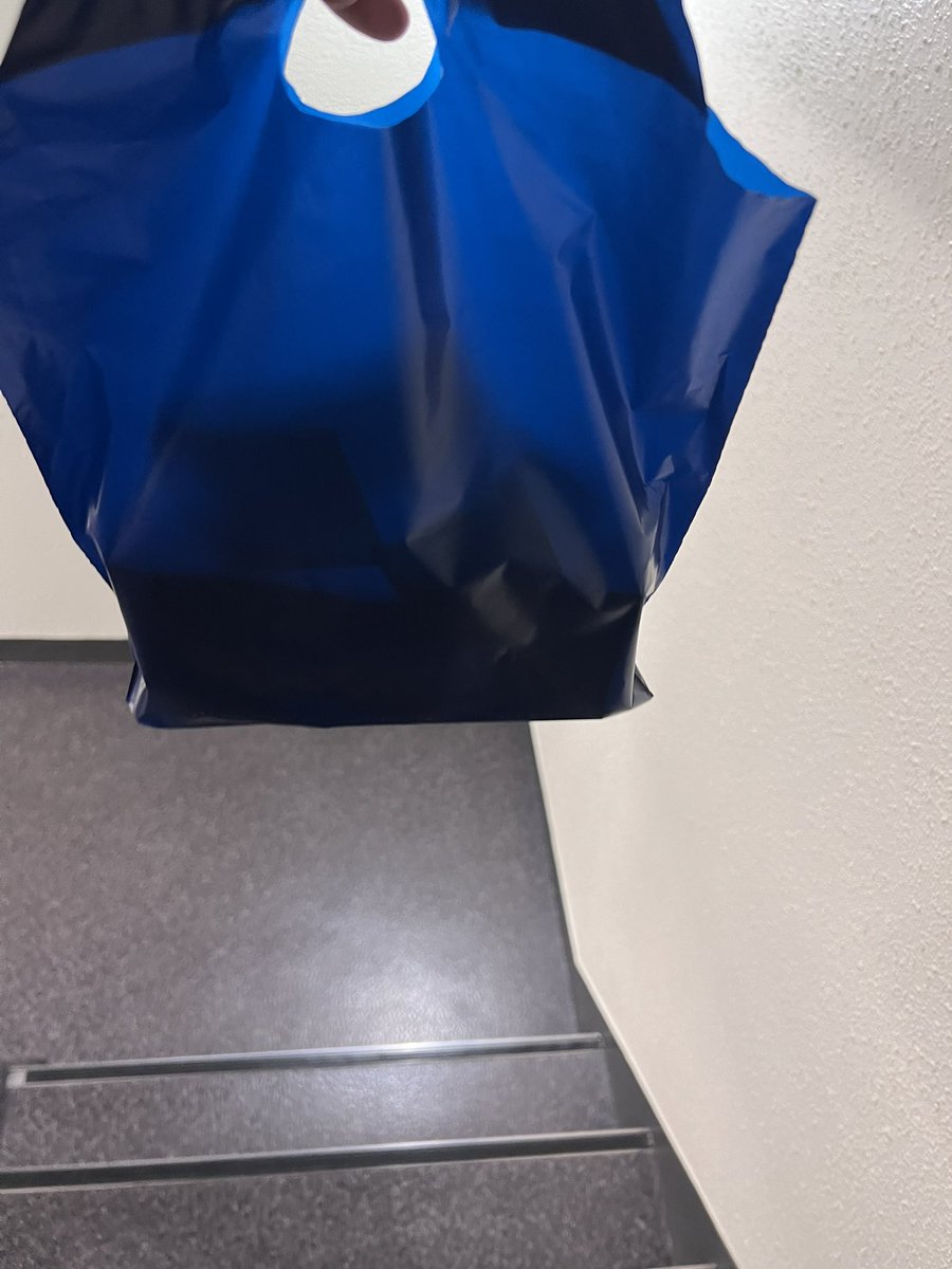 naka_moo's tweet photo. 仕事納まった。
年末はハードだったので自分へのご褒美を買うのも仕方ない。これは必要な経費である。 https://t.co/WhgoAY9SEV