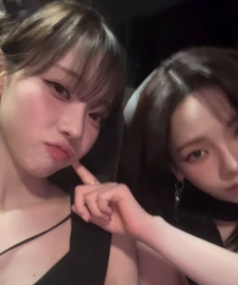 94_sh_'s tweet photo. 아 김민정 너무 기여워 ~~♡. https://t.co/yASzwy15rV
