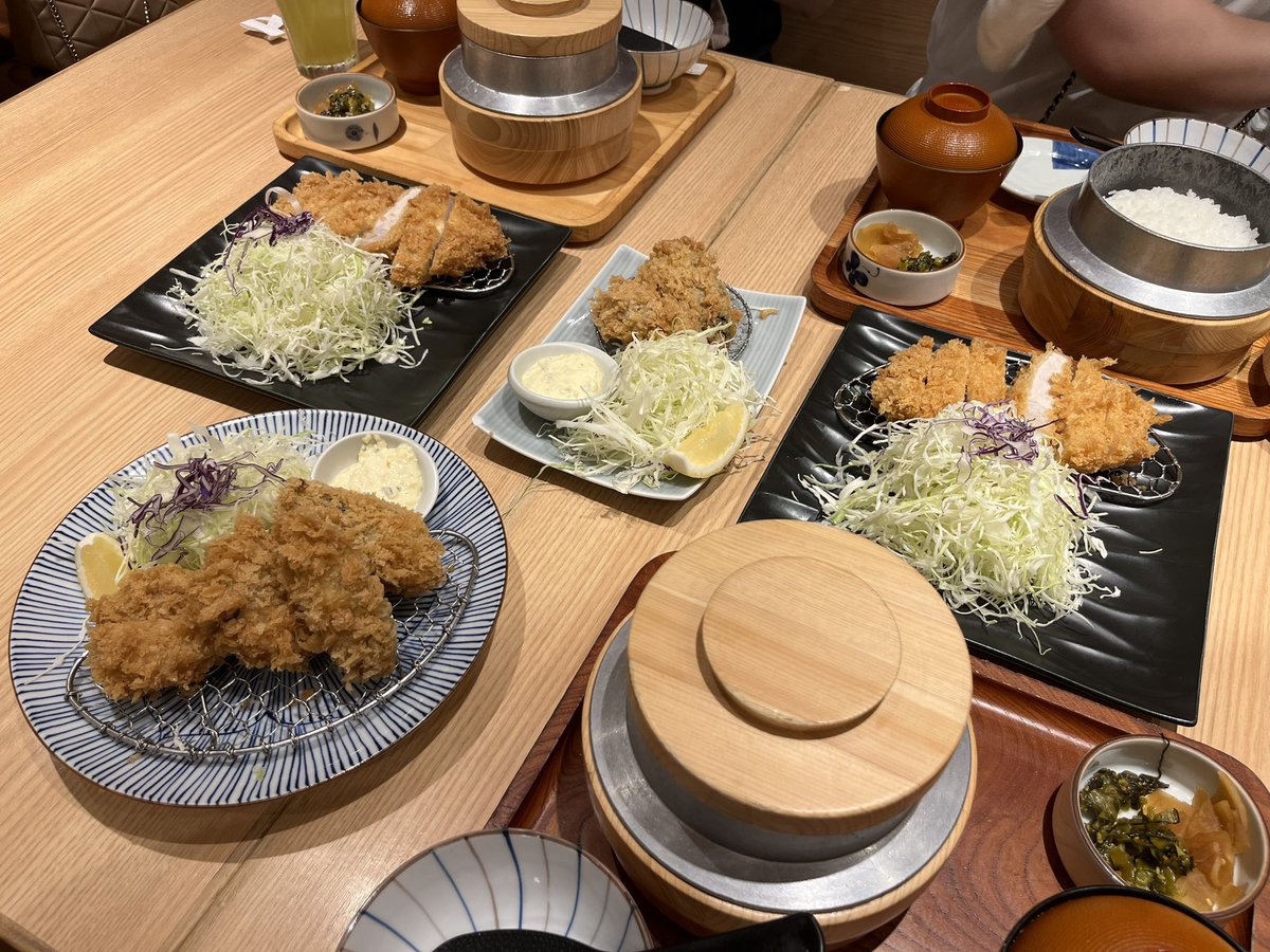 จะสิ้นปีแล้ว เรามาจัดอันดับร้านทงคัตสึในใจดีกว่า!

- ทงคัตสึ : หมูทอด ตอนนี้ยกให้ Aoki
- คาคิฟราย : หอยนางรมทอด ตอนนี้ยังเป็นของ Katsukura
- ทงจิรุ : ซุปหมู ยกให้ Koseki(+Kiwami)
- ข้าว : Wako
- ผักดอง : Katsukura
- ซอส : Katsukura
- ความแปลกใหม่ : Aoki ให้จิ้มเกลือ แปลกดี อร่อย