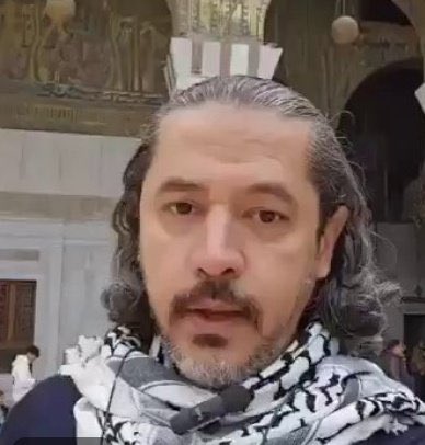 ZamoutWisam's tweet image. الرجاء من السلطات السورية التعامل مع هذا الشخص ابن يوسف القرضاوي 

أولا الشخص ليس سوري ، ثانيا هو من خلفية اخونجية . 

نحن كسوريين اذا عنا مشكلة مع أي موقف عربي بنحكي فيه بأنفسنا . 

سوريا الحرة ليست واحة لغير السوريين لبث سمومهم وافتعال مشاكل مع الحكومات العربية نحن بعنى عنها .…