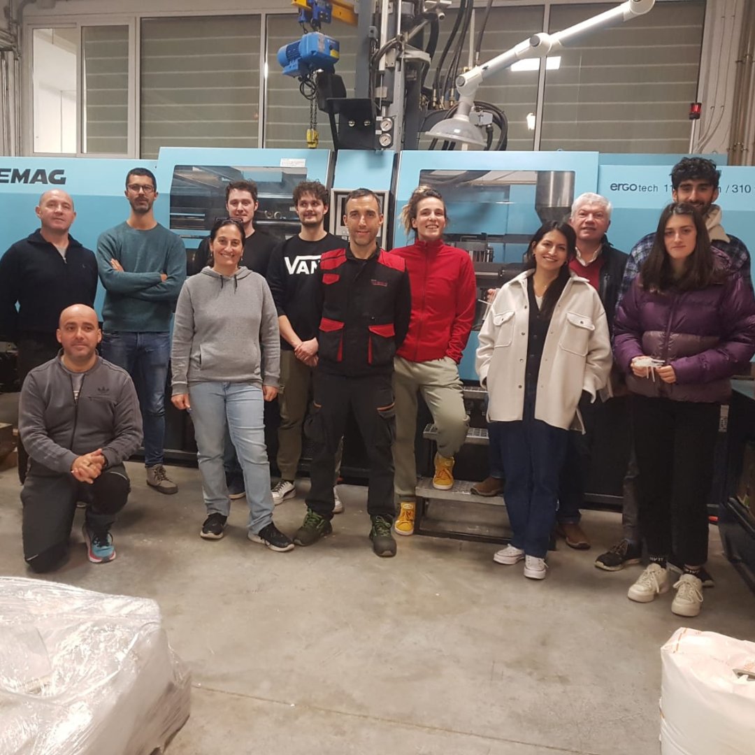 AIJU_Tecnologi's tweet image. 👨‍🏫Más de 1000 alumnos se han formado este año con nosotros a través de 112 acciones formativas.
Un año increíble para el equipo de #AijuFormación, y todo 🙏gracias a vosotros, alumnos, profesores y empresas por apostar por el talento y la #formacióncontinua.