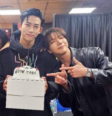 my_taec's tweet photo. This 16 and 17 year old boys 🤣🤣
#2PM #Jun_K #Taecyeon #Taeckay https://t.co/Gw9RlExufY