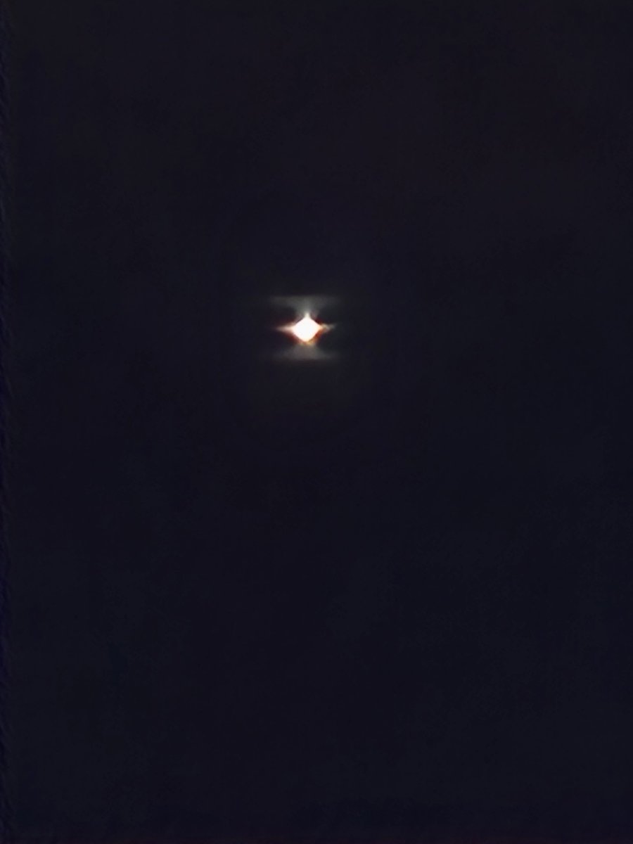 Kvachon23's tweet photo. Just a single star, or planet, or drone, or orb? 🤔

#Drones #Orbs #Stars #Sky https://t.co/efV1cseYoS