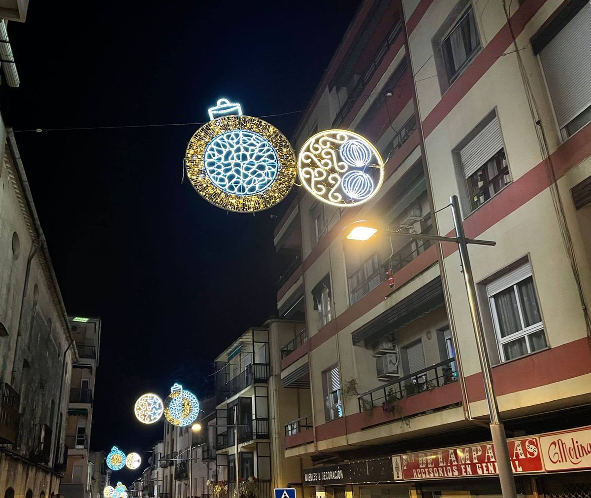 Iluminación de Navidad de Úbeda 2024-2025, instalada por Iluminaciones Jesús Nazareno. #iluminación #alumbrado #navidad #Úbeda #lucesdenavidad #luces #alumbradonavideño #Christmas #citylights #lucesnavidad #christmas2024 #Feliznavidad 

Fotos realizadas por <a href="/Jrpec_21/">José Ramón 😆</a>