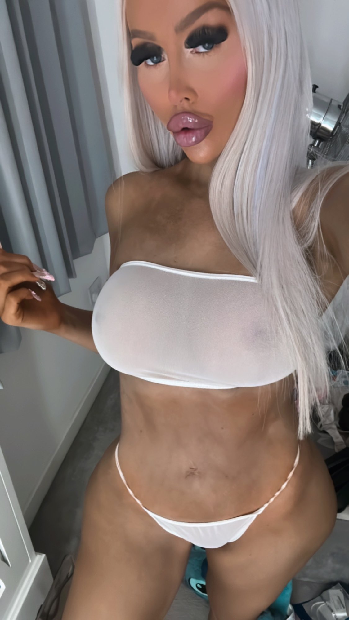 Hopefully in 2025 I will get bigger faker breast implants 🍉🍉 🙏🙏 https://t.co/TufODsKNOB