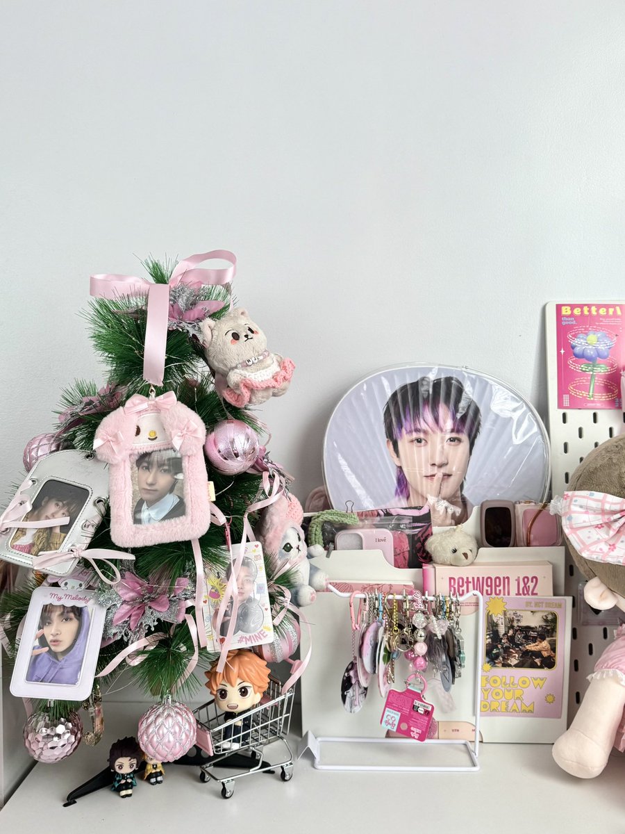 happy holidays 🎄💭💡🎅🏻🎀🎁🎀