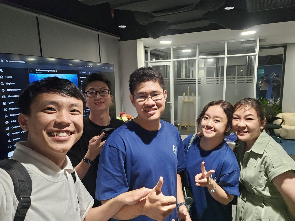 HenryDao48's tweet photo. SUI builders meet up in Vietnam
#SuiFam
@SuiFamOfficial https://t.co/qpVbwYw4g4