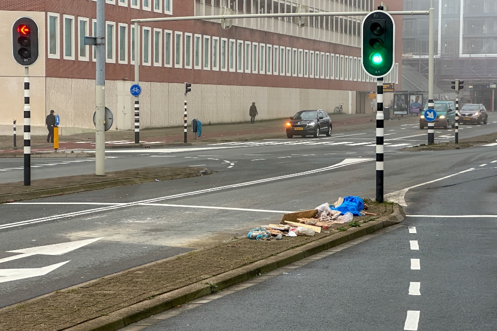 112 melding Afgevallen lading blokkeert rijbaan