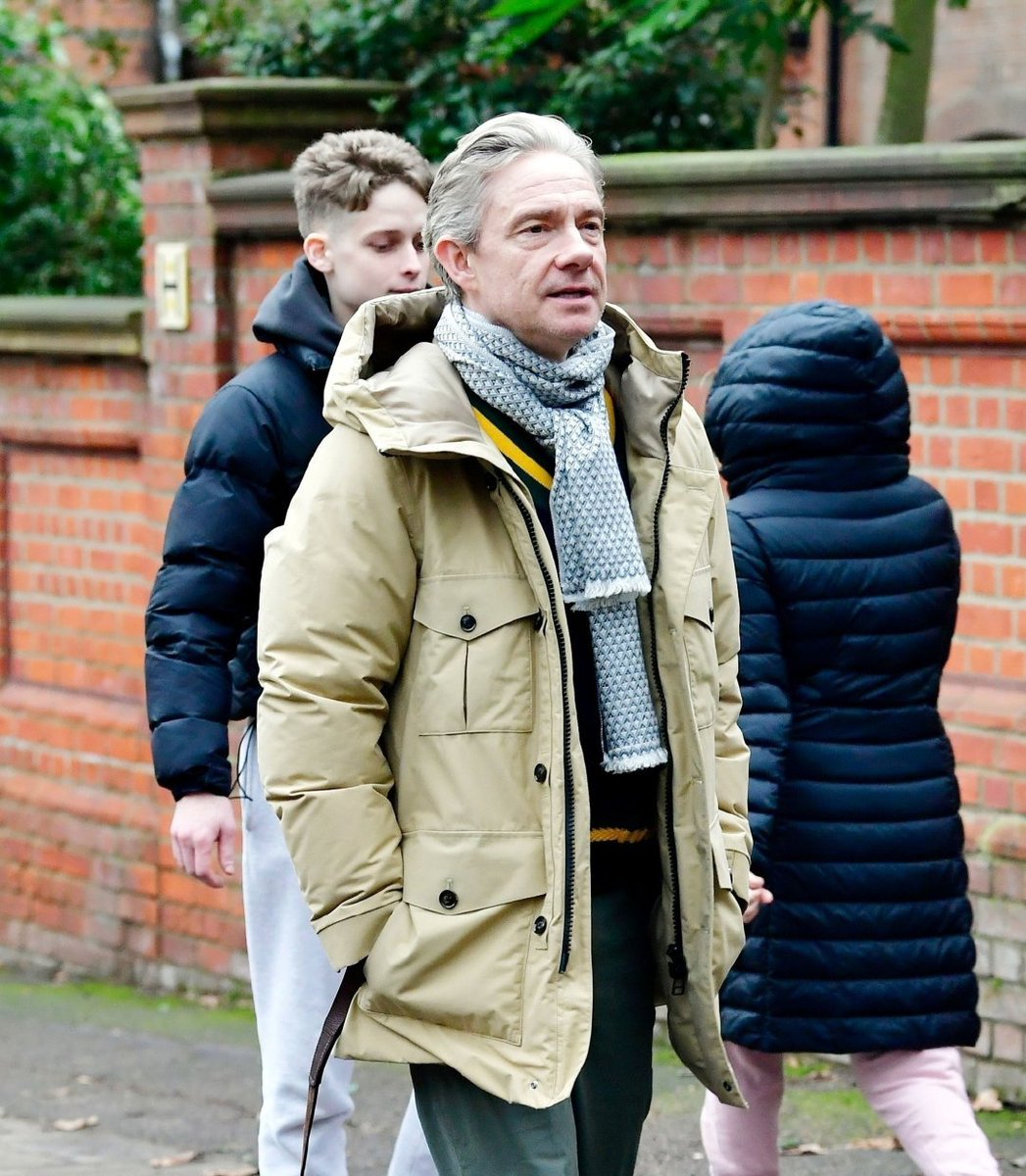 RichartinFan's tweet photo. Aww new photos of #MartinFreeman👱🏻‍♂️✨🇬🇧💖🥰 walking the dogs 🐕 🐶💖 with Joe in London on Boxing day  📦☺️
So cute! 🥰
(26/December/2024) https://t.co/HvK4zgwHHY