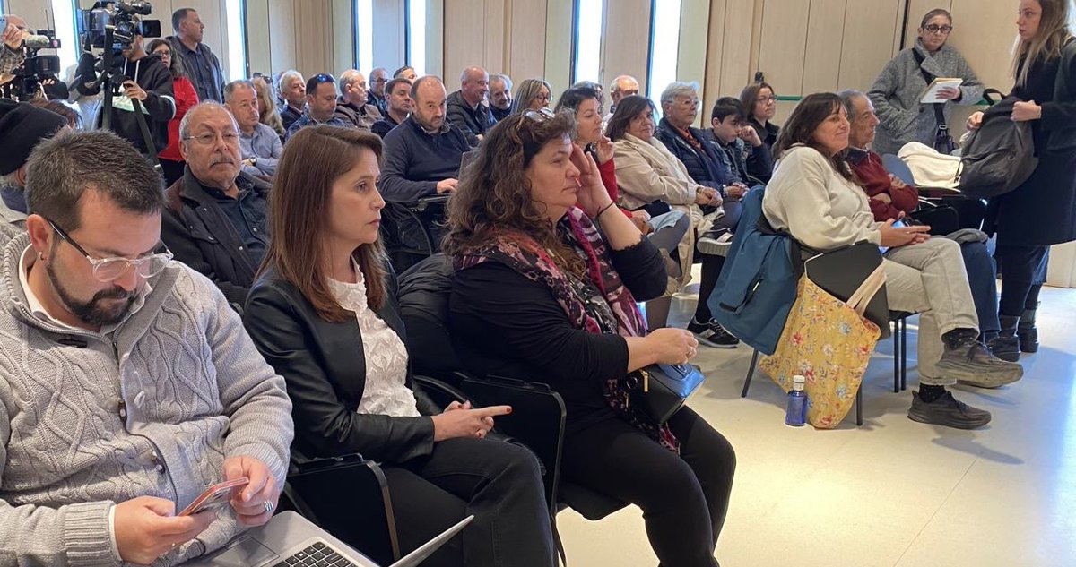 milena_herrera's tweet image. ➡️ Avui Formentera comença una nova etapa política.

🌹Els socialistes seguirem fent oposició constructiva, posant seny, formant part de les solucions, no dels problemes.

Molta sort i encerts al nou president i el seu equip, que serà la de tot el poble de Formentera.