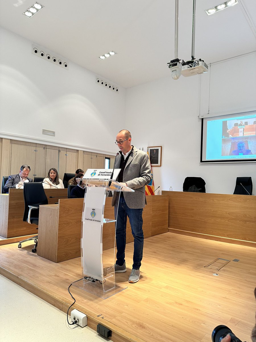 milena_herrera's tweet image. ➡️ Avui Formentera comença una nova etapa política.

🌹Els socialistes seguirem fent oposició constructiva, posant seny, formant part de les solucions, no dels problemes.

Molta sort i encerts al nou president i el seu equip, que serà la de tot el poble de Formentera.