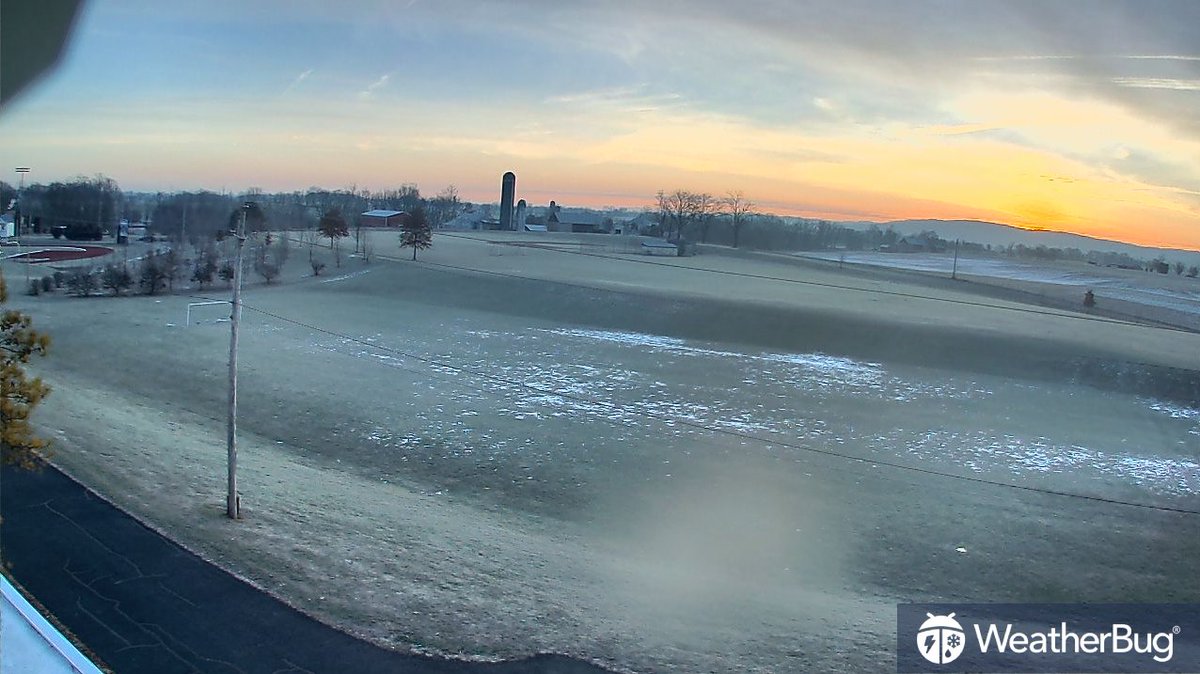 WeatherBug's tweet image. Start your morning here with some beautiful sunrises from the Midwest! 🌅 These stunning views remind us of the peaceful start to a new day. Which one is your favorite? #MidwestMagic #SunriseVibes #WeatherBug