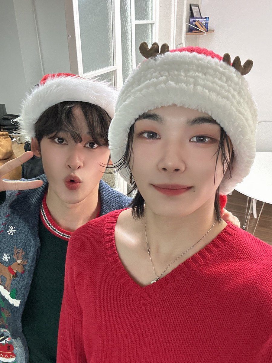 [From. AITO]  Welcome to my new family Nathan😽
We keep going to the debut🔥

#1VERSE #유니버스 #AITO #아이토