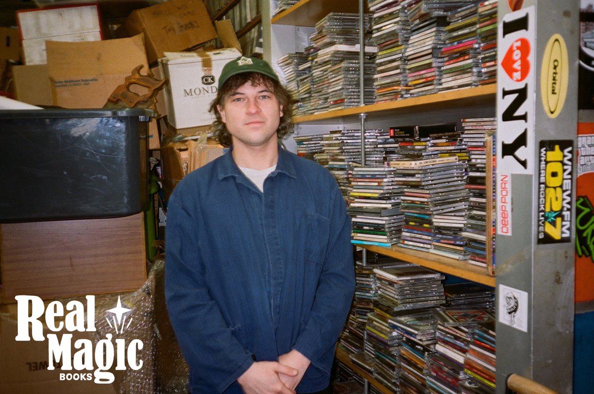 Alongside our programme of brilliant book events we promise lots more Real Magic Music in 2025, starting with an appearance by American singer-songwriter and guitarist <a href="/ryleywalker/">Ryley walker</a> on Friday 24 January. It is a pretty special one to start the year with✨

realmagicbooks.com/real-magic-mus…