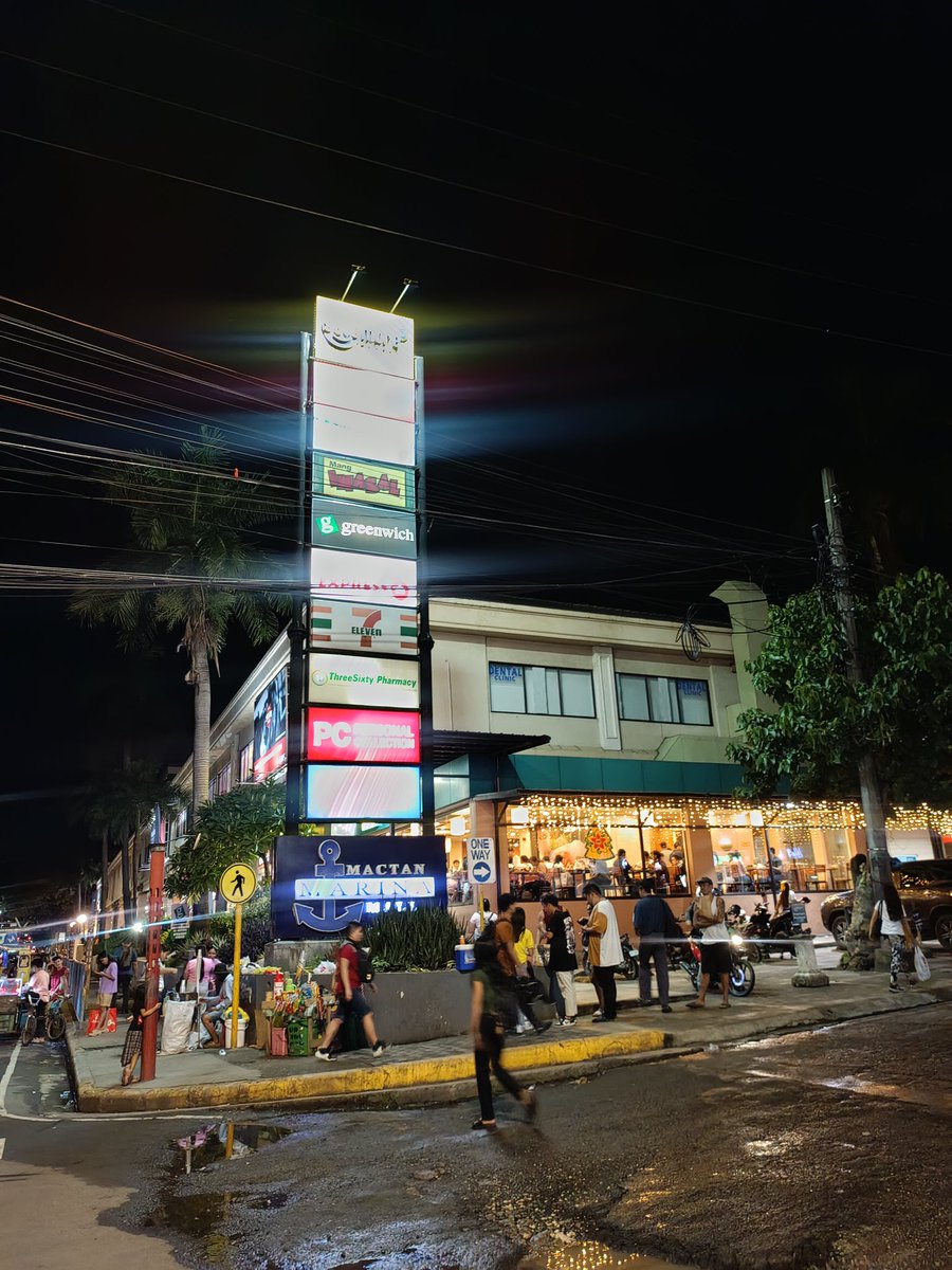 aedmhonx1988's tweet photo. Naabot tag pusok, gigutom kog binaklay. Mangaon. Ehehehehe
#AlterCebu #laaglaag #walkingwalking https://t.co/tjn6wFUnmK