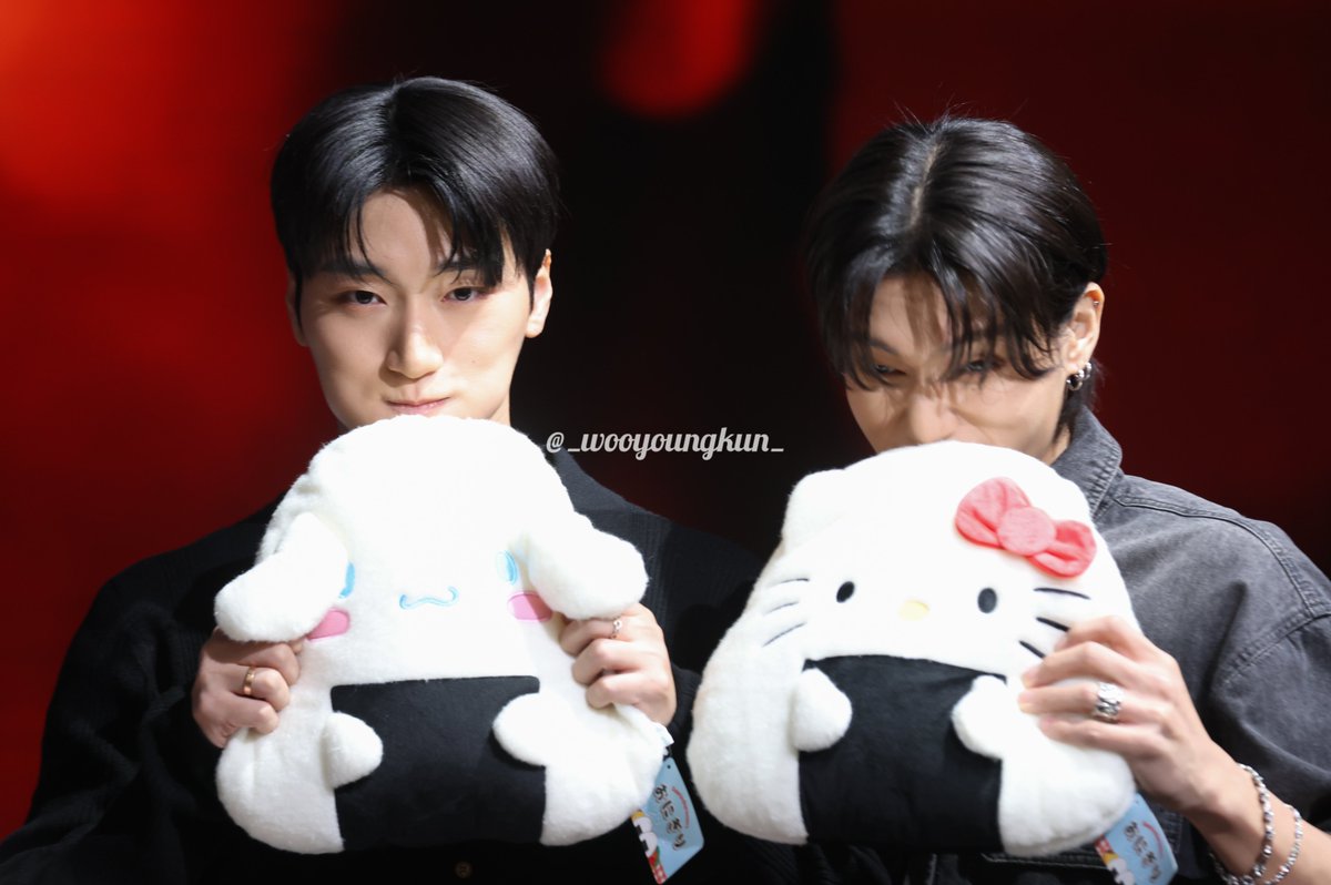 _wooyoungkun_'s tweet image. 241227

🍙🍙おにぎり🍙🍙

#ATEEZ #에이티즈 
#WOOYOUNG #우영 #ウヨン
#SAN #산 #サン