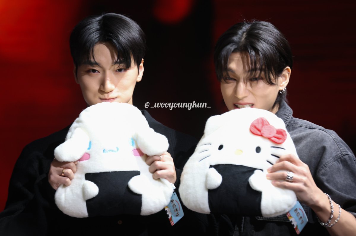 _wooyoungkun_'s tweet image. 241227

🍙🍙おにぎり🍙🍙

#ATEEZ #에이티즈 
#WOOYOUNG #우영 #ウヨン
#SAN #산 #サン