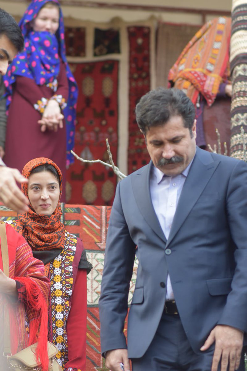 AK_Hosseinzadeh's tweet photo. من زاده ی سرزمینی هستم که مردمانش بی منت همدیگر را عشق می ورزند.
خاک پای شما مردمان بی همتا هستم.
من از خودِ خودِ شما مردمم

#محرومیت_زدایی
#سفر_دوم
#سفر_استانی_خراسان_شمالی
#شهرک_صنعتی_بجنورد
#عبدالکريم_حسین_زاده
#معاونت_توسعه_روستایی
#راز_و_جرگلان
#روستای_دویدوخ https://t.co/bCpkhVOcG1