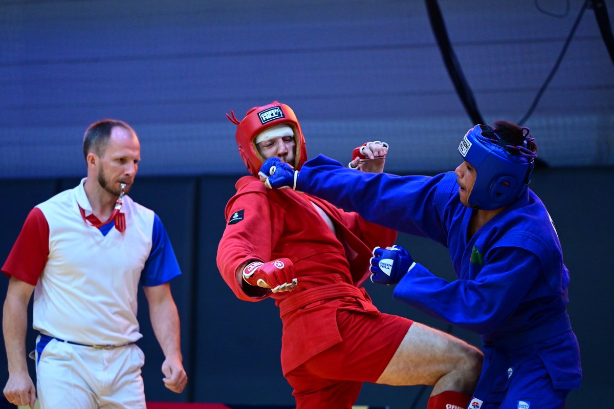 SAMBOFIAS's tweet photo. Striking work in Combat SAMBO. Like if you like punches, high kicks and uppercuts #CombatSAMBO #StrikingAction #SAMBO #MartialArts #HighKicks #Uppercuts https://t.co/4VuGLxBXEM