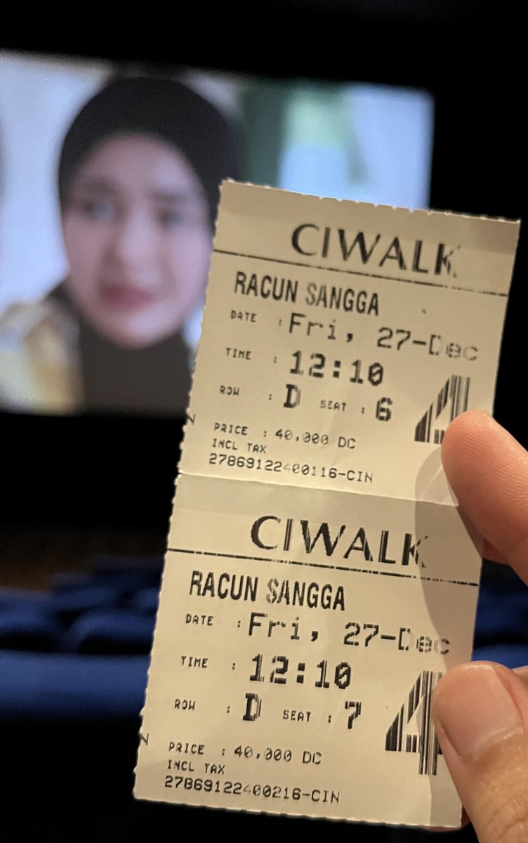 ️⠀
️⠀
Jauh-jauh ke Bandung malah minta nonton beginian. Sepanjang film, <a href="/BawaLaksena/">𝐀𝐑𝐒𝐀.</a> ngucap amit-amit mulu🤦🏻‍♀️ 
️
️⠀
