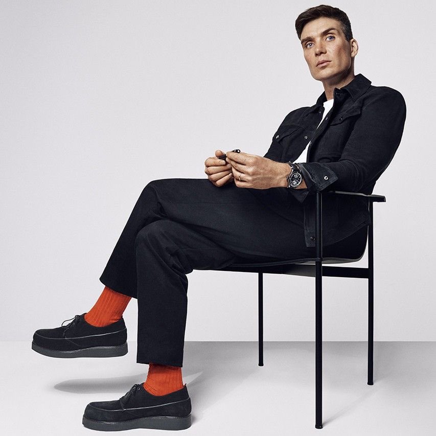 viesanterieures's tweet image. cillians outfits: ◾️🖤⌚️♟️♠️⚪️🤍
his socks: 🌈💗💖🎀🦩🎈🍒🍬