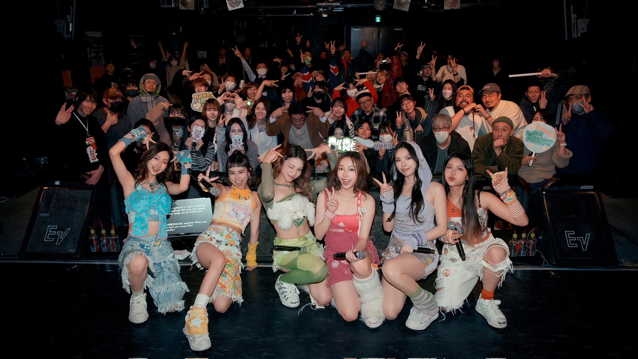 Gfzs5AJbgAAViEY?format=jpg&name=large