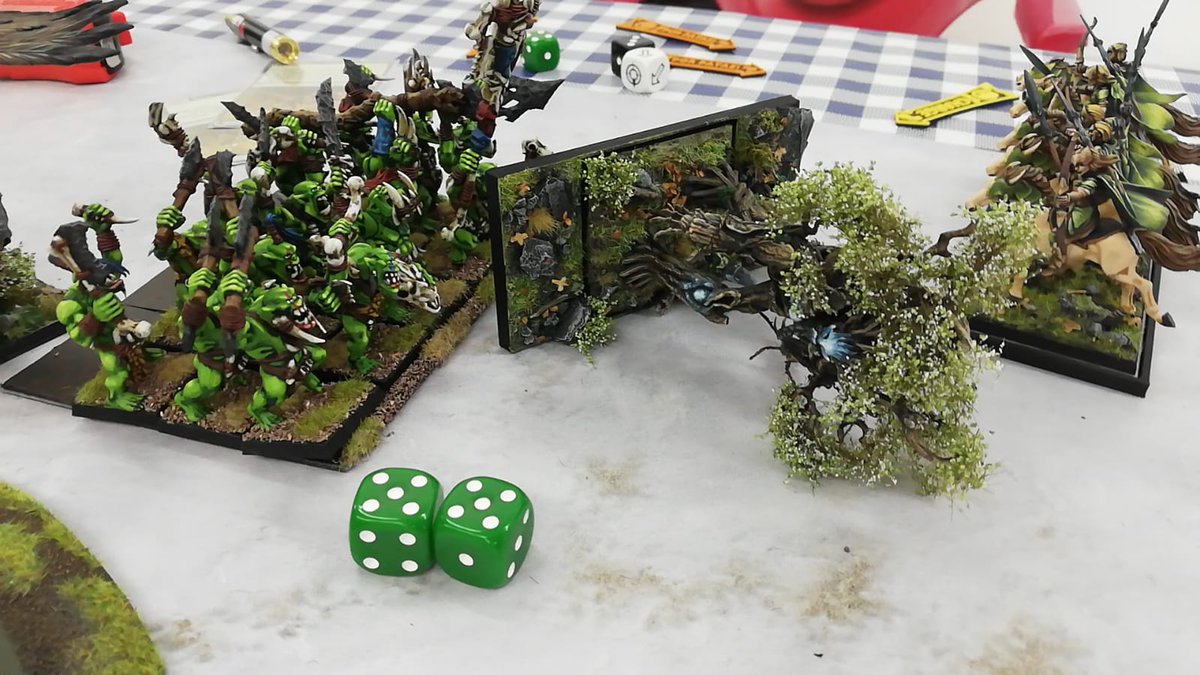 Ayer libramos la última batalla del año. Sexta Ampliada de nuevo. Mis chicoz contra los maravillosos silvanos de <a href="/Gabrihamero/">Gabri</a> Algún que otro Árbol fue talado, los goblins superaron 12 chequeos de liderazgo y los jinetez araña y de lobo tuvieron su día épico.
#Warhammer