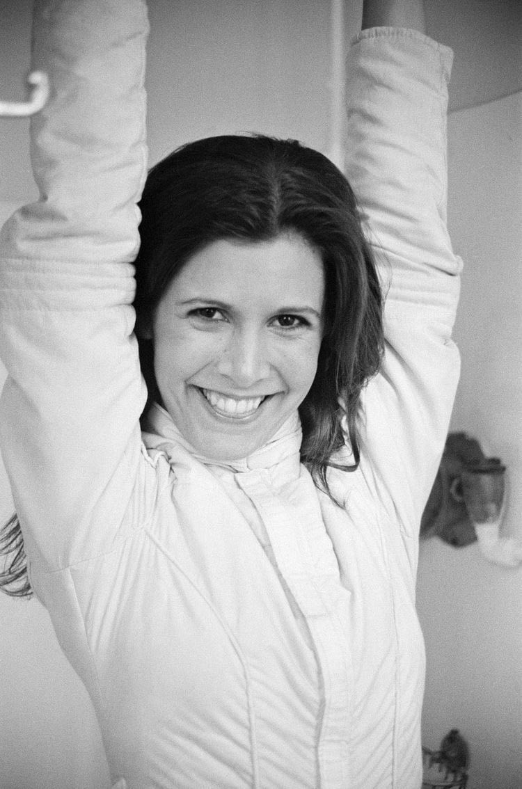 leiaspacebunss's tweet image. it’s been 8 years since we lost our princess. we love you and miss you carrie🤍 #carrieonforever